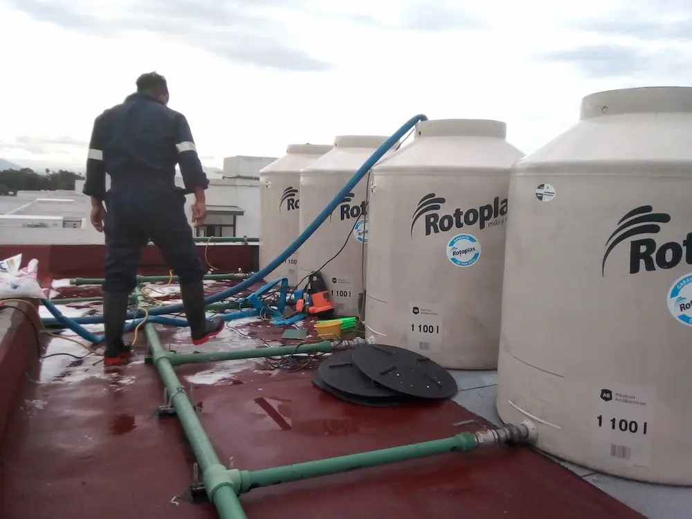 equipos de alto rendimiento para limpiar cisternas industriales en Tijuana