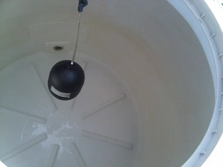 Limpieza profunda de tinacos y cisternas con hidrolavado en Tijuana