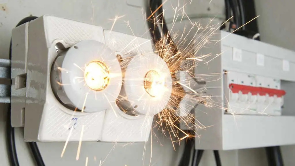 Atención en apagones, cortos, sobrecargas y fallas en Tijuana